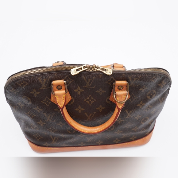 Louis Vuitton Monogram Alma - Picture 13 of 16